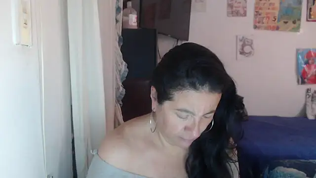 Snapshot of stefilove10 chatting on 05-20-26, 02:03 stefilove10 online show from 05-20-26, 02:03