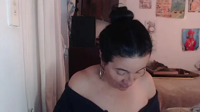 stefilove10 online show from 10-15-25, 02:47