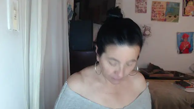 stefilove10 online show from 10-10-25, 07:04