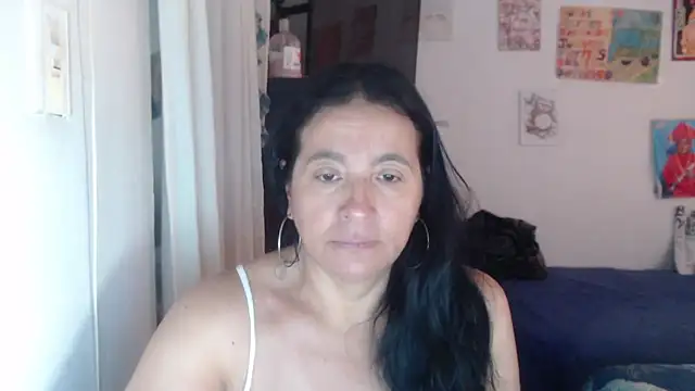 Snapshot of stefilove10 chatting on 05-19-26, 01:40 stefilove10 online show from 05-19-26, 01:40