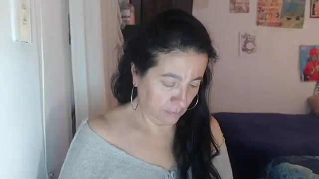 Snapshot of stefilove10 chatting on 04-14-26, 03:06 stefilove10 online show from 04-14-26, 03:06