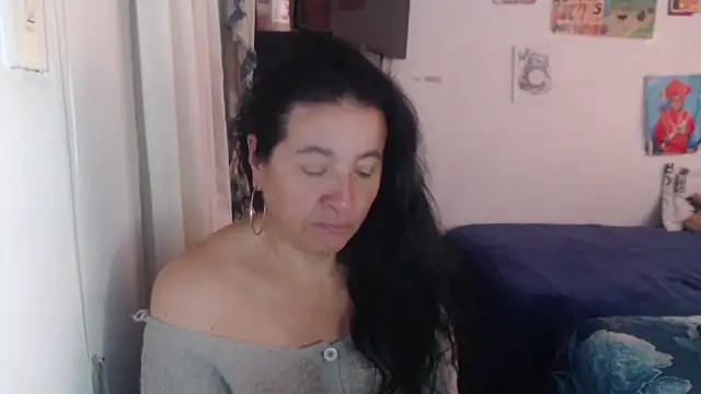 Snapshot of stefilove10 chatting on 05-25-26, 01:54 stefilove10 online show from 05-25-26, 01:54