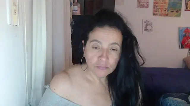 Snapshot of stefilove10 chatting on 04-17-26, 03:37 stefilove10 online show from 04-17-26, 03:37
