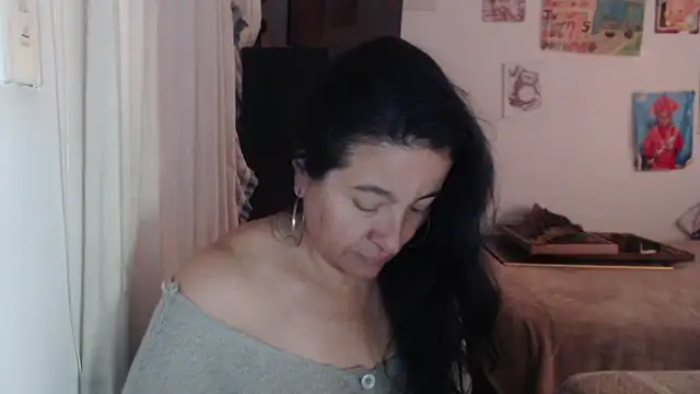 Snapshot of stefilove10 chatting on 11-24-25, 03:12 stefilove10 online show from 11-24-25, 03:12