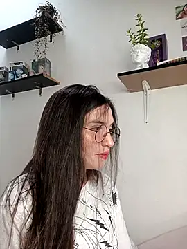 Snapshot of loveuu-bae chatting on 03-07-25, 10:10 loveuu-bae online show from 03-07-25, 10:10