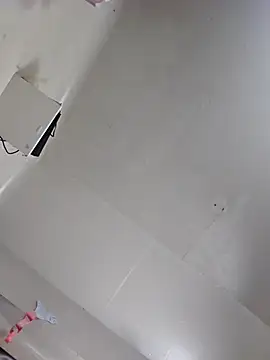 Snapshot of UncutHammer69 chatting on 10-10-25, 03:24 UncutHammer69 online show from 10-10-25, 03:24