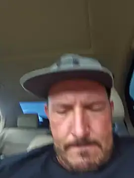 Snapshot of UncutHammer69 chatting on 10-15-25, 10:29 UncutHammer69 online show from 10-15-25, 10:29