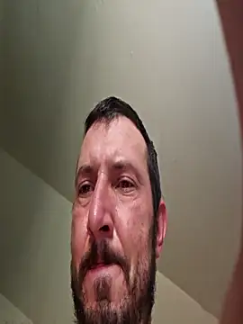 Snapshot of UncutHammer69 chatting on 11-29-25, 08:20 UncutHammer69 online show from 11-29-25, 08:20