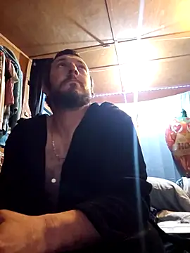 Snapshot of UncutHammer69 chatting on 02-19-26, 03:03 UncutHammer69 online show from 02-19-26, 03:03