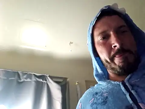 Snapshot of UncutHammer69 chatting on 10-27-25, 01:45 UncutHammer69 online show from 10-27-25, 01:45