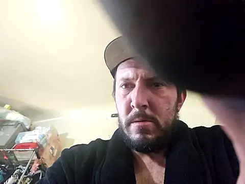 Snapshot of UncutHammer69 chatting on 01-05-26, 05:27 UncutHammer69 online show from 01-05-26, 05:27