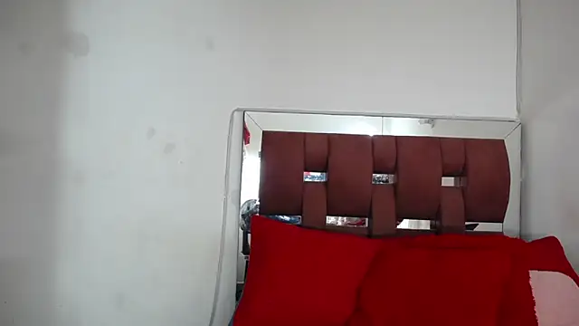 LoraineBigCockTs online show from 09-27-25, 08:15