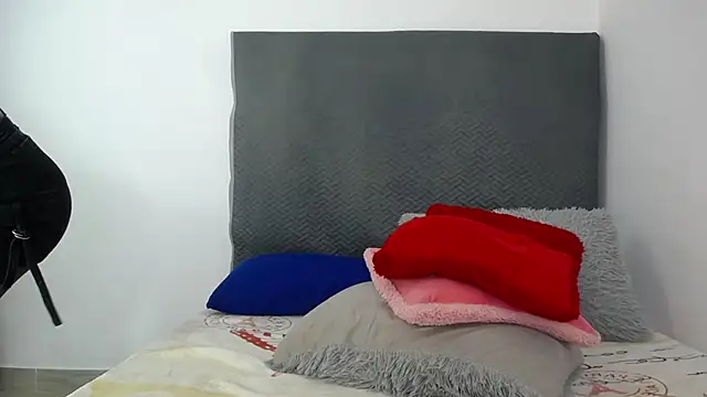 LoraineBigCockTs online show from 03-05-25, 01:50