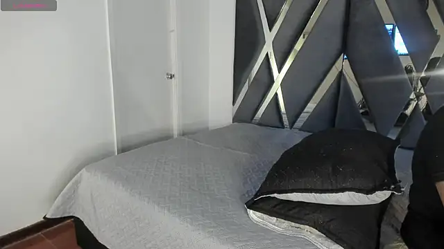 moonsweet1 online show from 09-19-25, 05:06