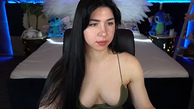 Snapshot of EmilyCandyy chatting on 10-20-25, 05:42 EmilyCandyy online show from 10-20-25, 05:42