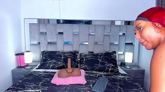 Cammiila online show from 11-22-25, 03:11