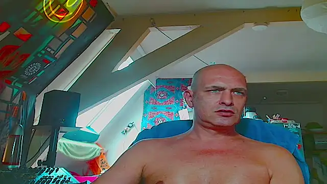 maxhard77 online show from 06-04-26, 10:09