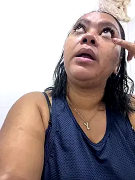 yanza2002 online show from 10-28-25, 11:03