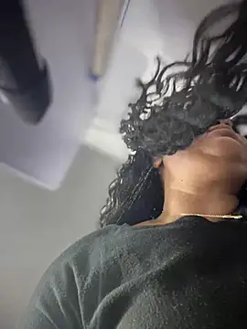 yanza2002 online show from 02-04-25, 11:38