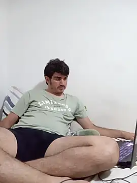 Snapshot of biglatin80 chatting on 02-06-26, 04:41 biglatin80 online show from 02-06-26, 04:41