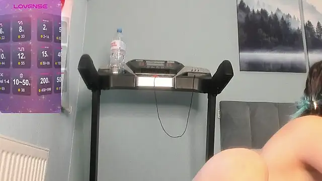 MilaniaCute online show from 10-23-25, 01:10