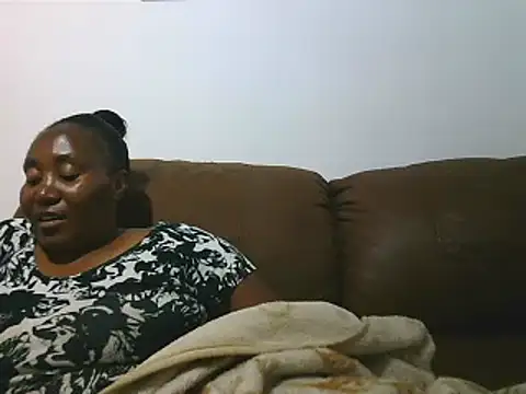 Snapshot of ebonytitts4u chatting on 02-17-26, 08:06 ebonytitts4u online show from 02-17-26, 08:06