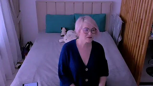 sabrinamacmarren online show from 03-10-26, 08:40