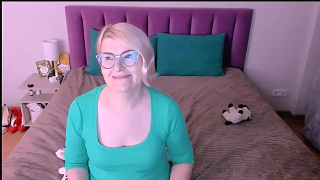 sabrinamacmarren online show from 11-11-25, 02:56