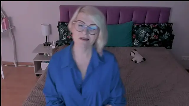sabrinamacmarren online show from 03-02-25, 04:25