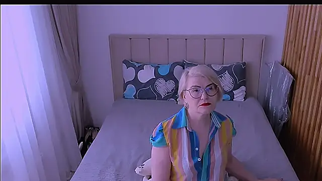 sabrinamacmarren online show from 04-13-26, 09:13