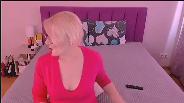 sabrinamacmarren online show from 10-08-25, 12:07
