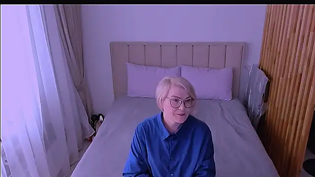 sabrinamacmarren online show from 04-03-26, 07:59