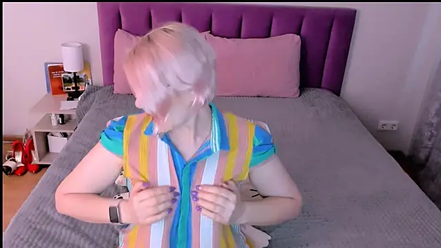 sabrinamacmarren online show from 12-04-25, 07:07