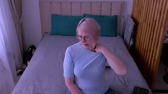 sabrinamacmarren online show from 03-12-26, 08:07