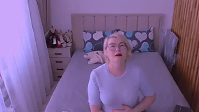 sabrinamacmarren online show from 06-22-26, 01:52
