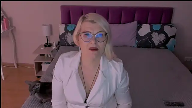 sabrinamacmarren online show from 02-26-25, 04:27