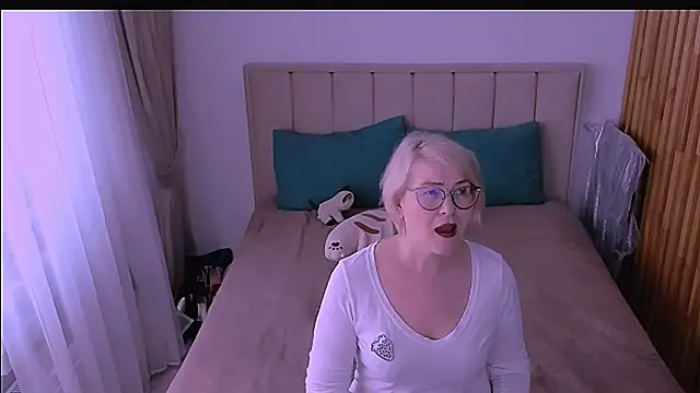 sabrinamacmarren online show from 04-28-26, 12:53