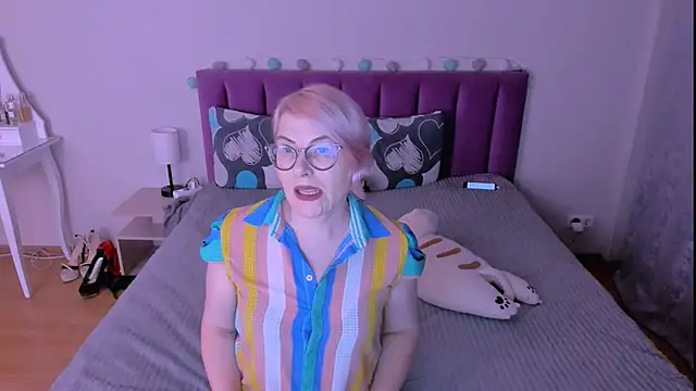 sabrinamacmarren online show from 02-13-26, 04:29