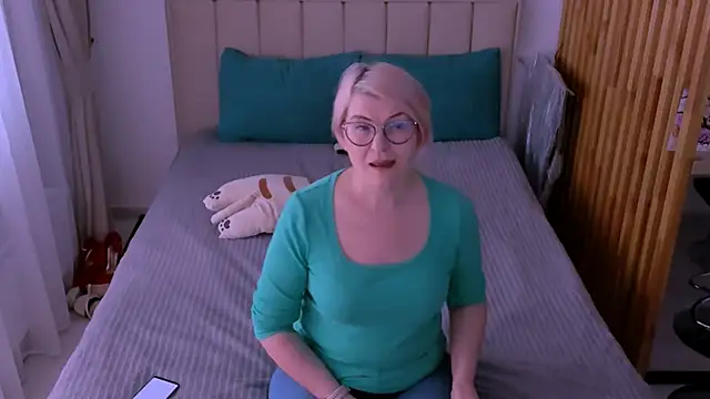 sabrinamacmarren online show from 03-01-26, 09:09