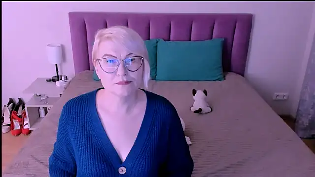 sabrinamacmarren online show from 09-20-25, 05:51