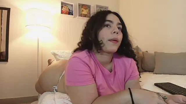 Snapshot of matilda_69x chatting on 02-13-26, 02:33 matilda 69x online show from 02-13-26, 02:33