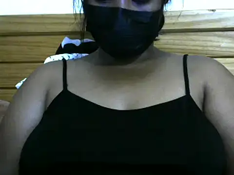 Snapshot of Artinah22 chatting on 02-18-25, 02:49 Artinah22 online show from 02-18-25, 02:49