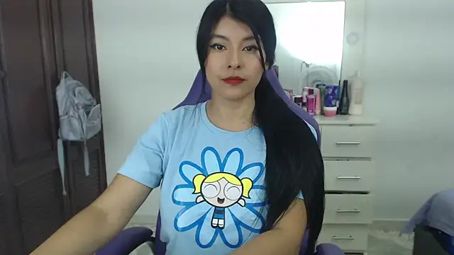 Snapshot of Julieta_Sandia chatting on 01-07-25, 10:19 Julieta Sandia online show from 01-07-25, 10:19