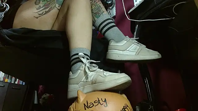 Snapshot of MeGoddesSara chatting on 07-10-26, 01:05 MeGoddesSara online show from 07-10-26, 01:05