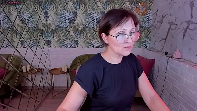 Snapshot of Paris_Cherry chatting on 01-06-25, 11:19 Paris Cherry online show from 01-06-25, 11:19