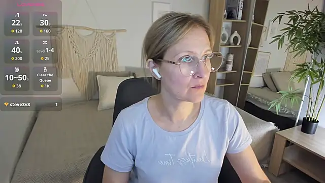 Snapshot of Paris_Cherry chatting on 09-21-25, 07:52 Paris Cherry online show from 09-21-25, 07:52