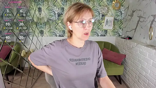 Paris Cherry online show from 12-21-25, 06:09