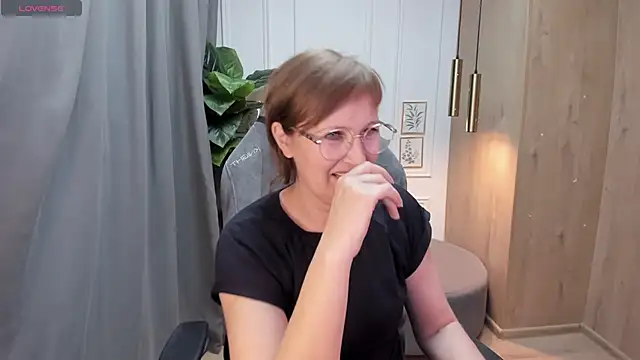 Snapshot of Paris_Cherry chatting on 02-23-25, 04:46 Paris Cherry online show from 02-23-25, 04:46