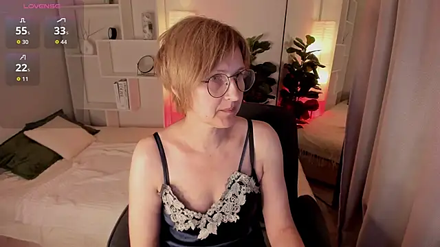 Snapshot of Paris_Cherry chatting on 05-28-26, 06:03 Paris Cherry online show from 05-28-26, 06:03
