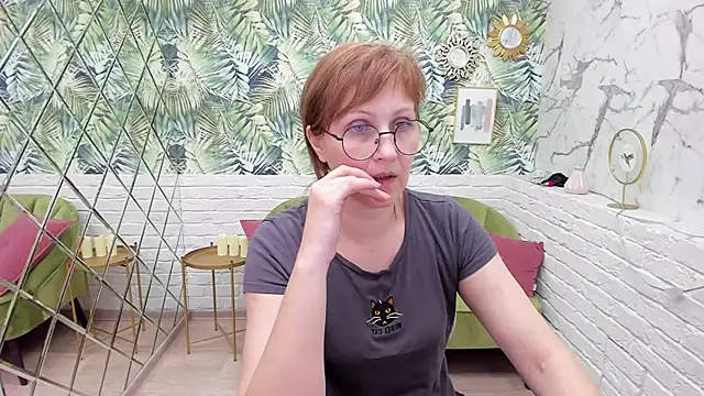 Snapshot of Paris_Cherry chatting on 03-18-25, 08:05 Paris Cherry online show from 03-18-25, 08:05
